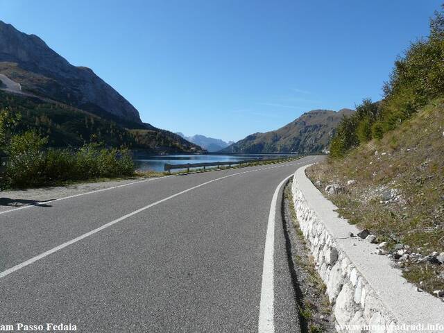 045PassoFedaia041011.JPG