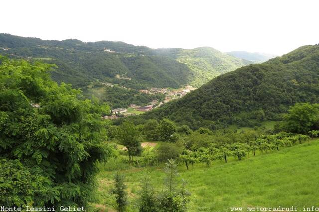 052MonteLessiniGebiet.JPG