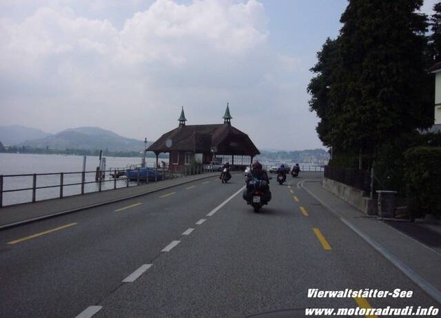 13VierwaldstaetterSee070607.JPG