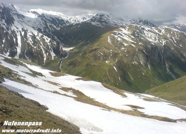 15Nufenenpass080607.JPG