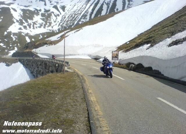 16Nufenenpass080607.JPG